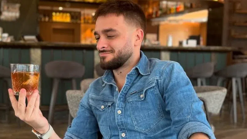 Криско обича и добрите питиета.