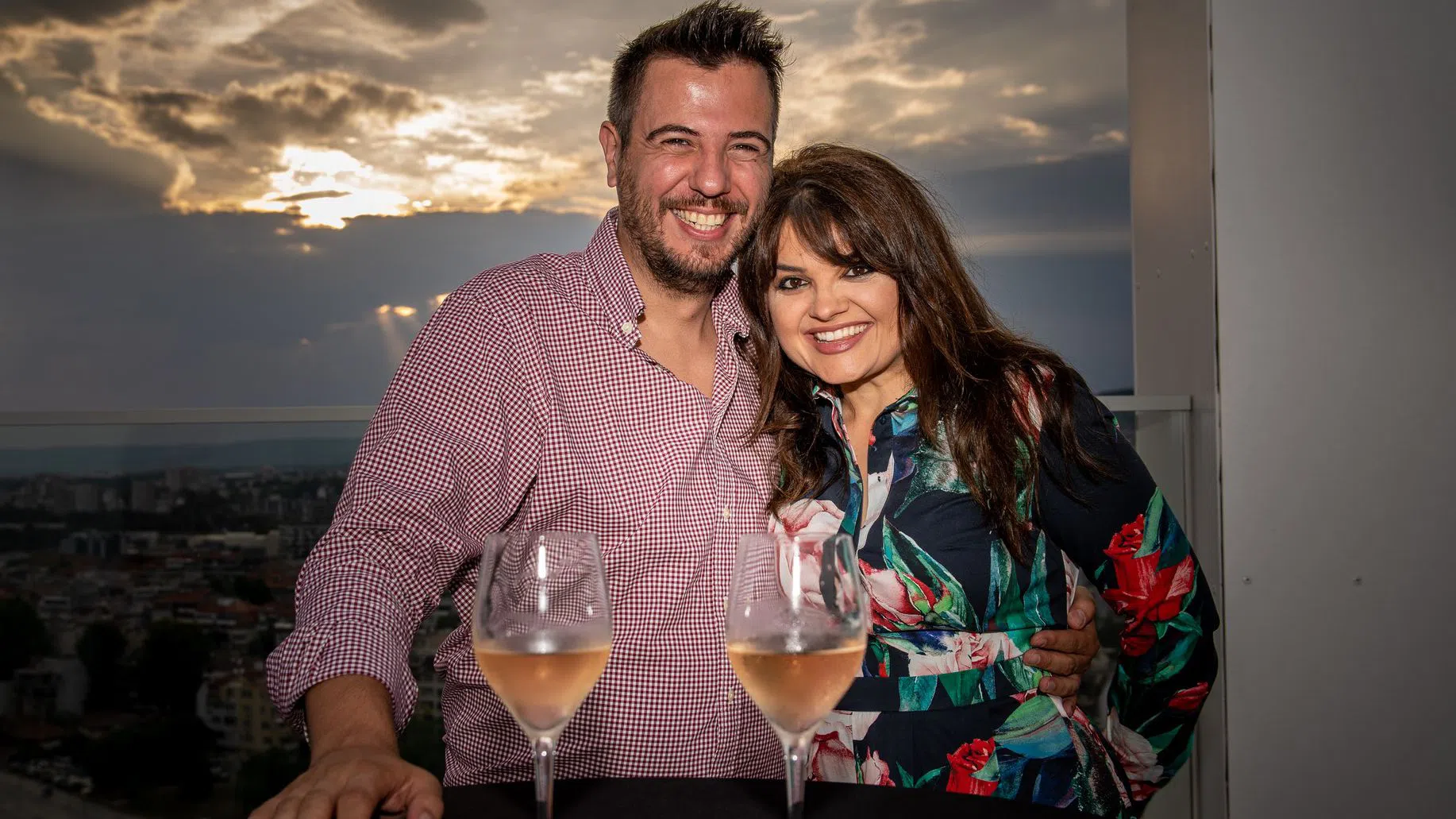 Петя Дикова и Илиян Любомиров не пропускат да заяват щастието си.