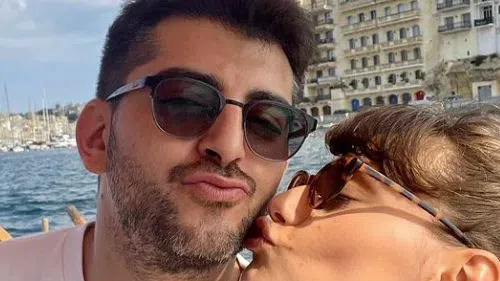 Александър Кадиев няма нищо против гаджето му да плаща.