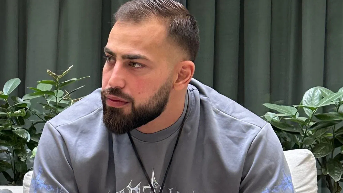 Виктор Ангелов пак е в режим на емоционални обяснения.