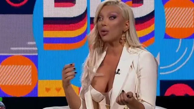 Емануела в студиото на "Биг Брадър" първия път