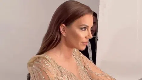 Емилия първа пуснала албум на флашка вместо диск.