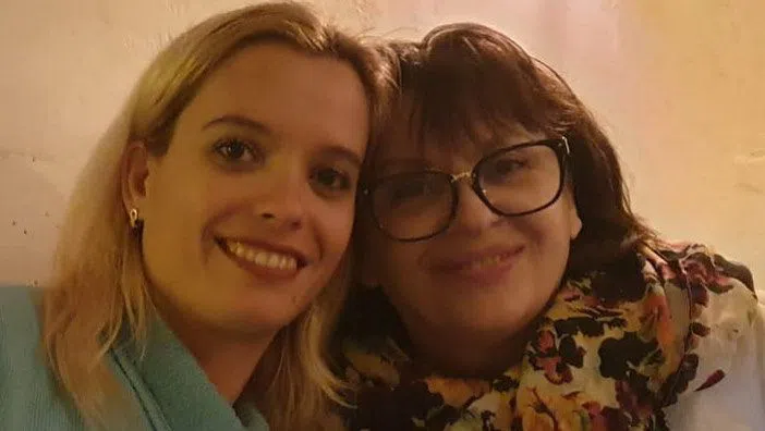 Близначката Стефани дари баба Миглена Ангелова с още едно внуче.