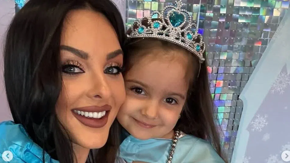 Симона Загорова и 4-годишната й дъщеричка Галина.