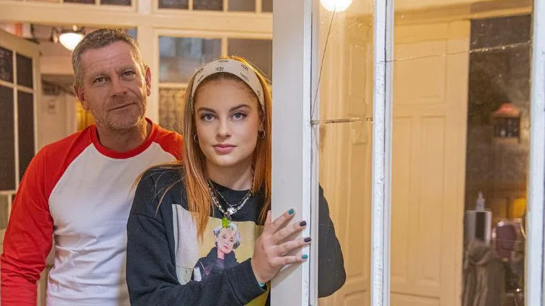 Дъщерята на Юлиан Вергов Алена също е актриса.