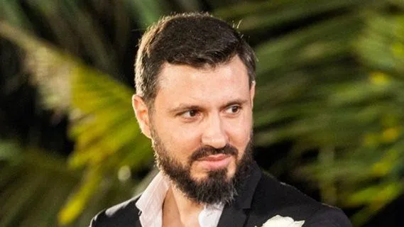 Бившата на Мартин тръгнала с негов приятел.