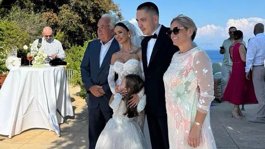 Мария с Любомир Петков, жена му и щерката на Теодор