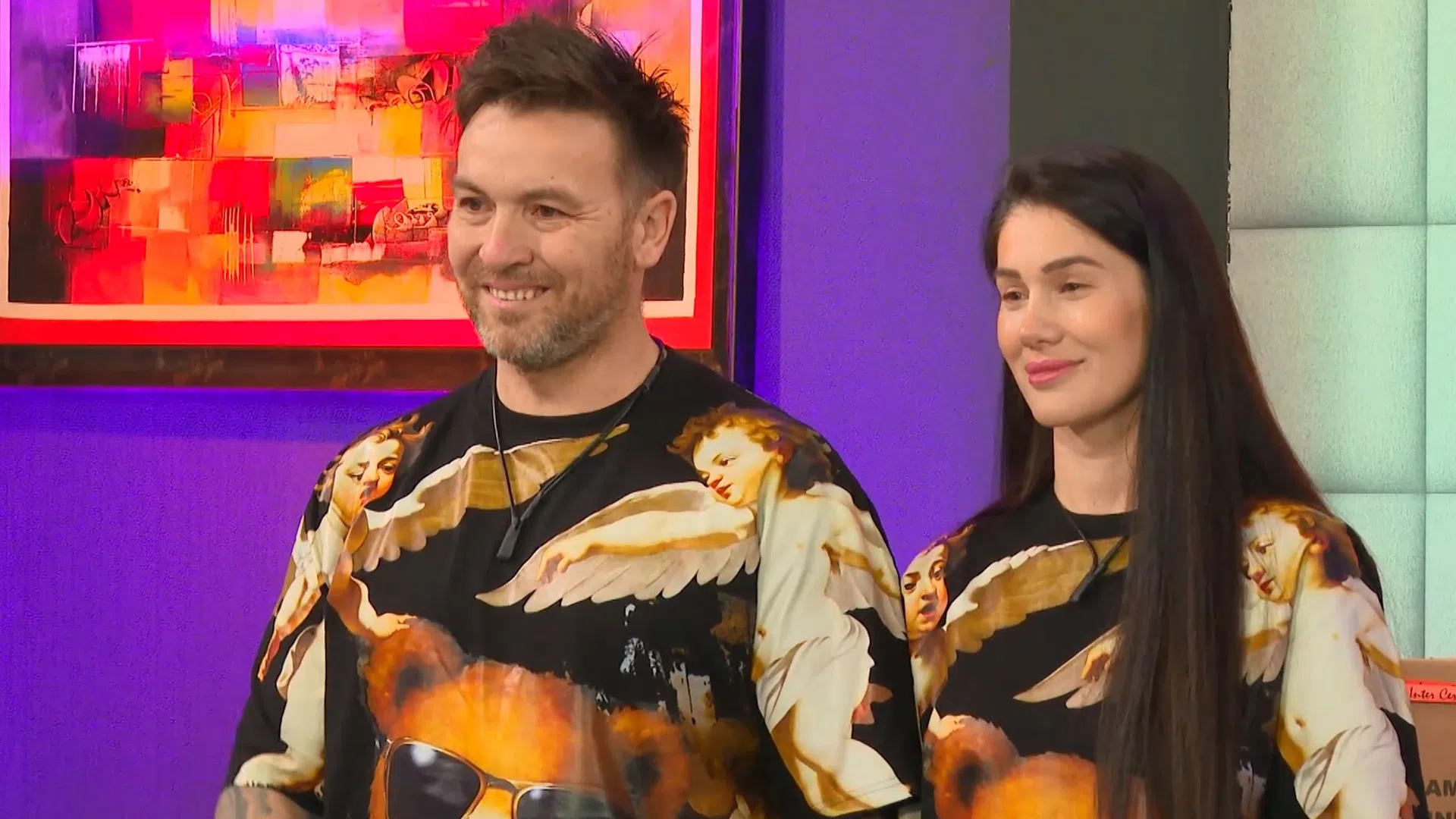 На прощаване със своите съквартиранти те се извиниха за поведението си.