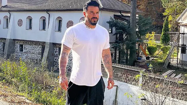 Благой Георгиев е свалил минимум 10 кила.