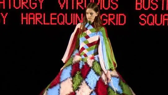 Дебютът на Алесандро Микеле за "Валентино" затвърди репутацията му.