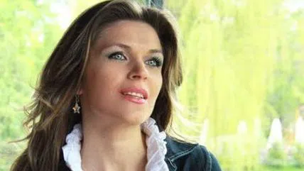 Цветелина нашумя с големия си хит "100 Мерцедеса".