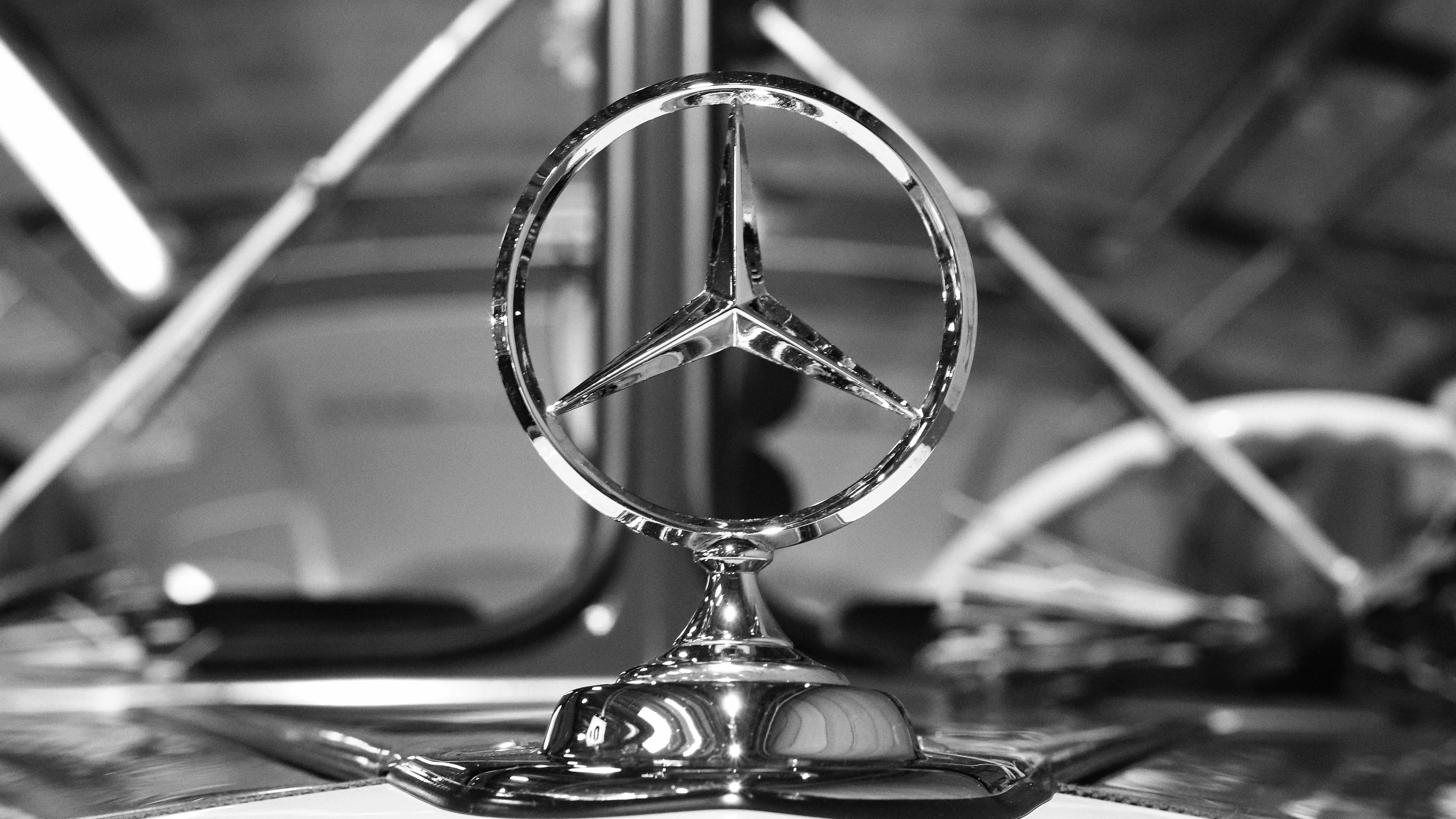 Mercedes-Benz ревизира прогнозата си за печалба на фона на слабото търсене в Китай