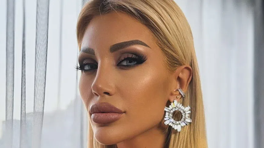 Джулиана Гани знае как да привлече вниманието към себе си