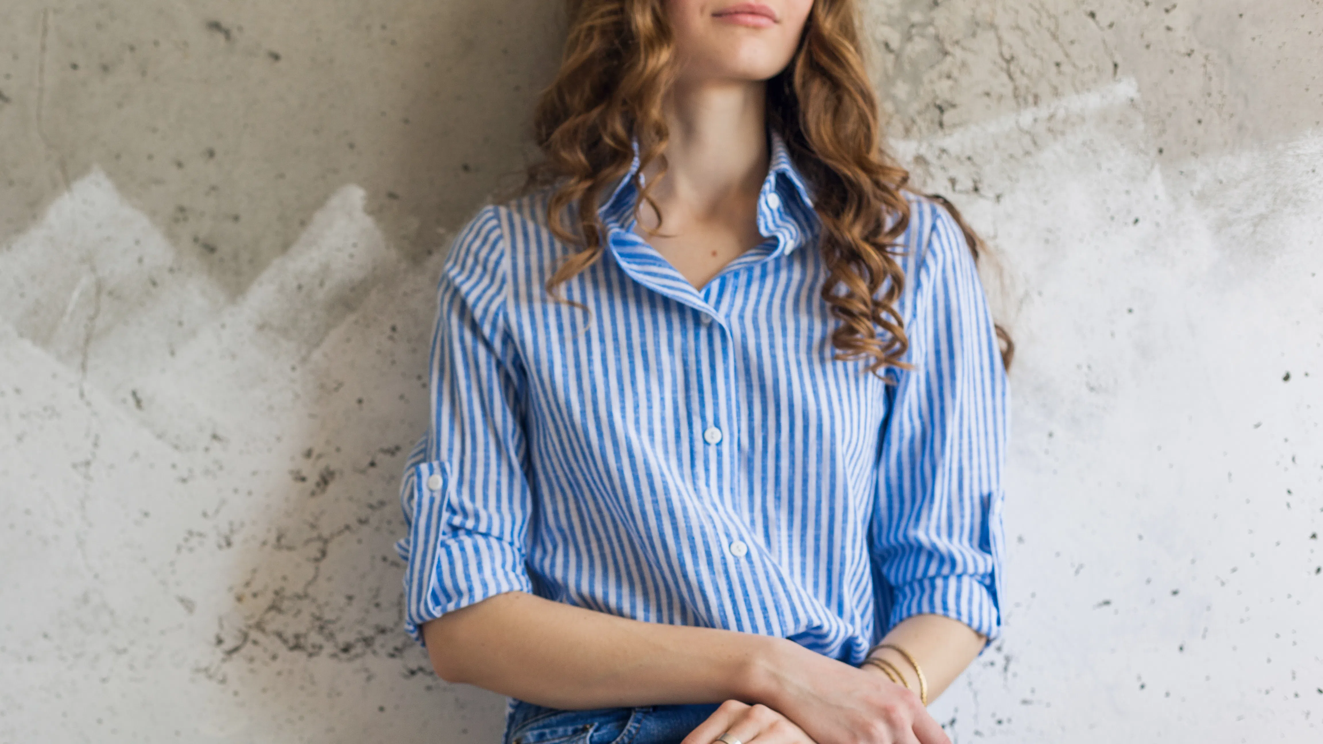 През пролетта искаме да махнем тежките връхни дрехи и да