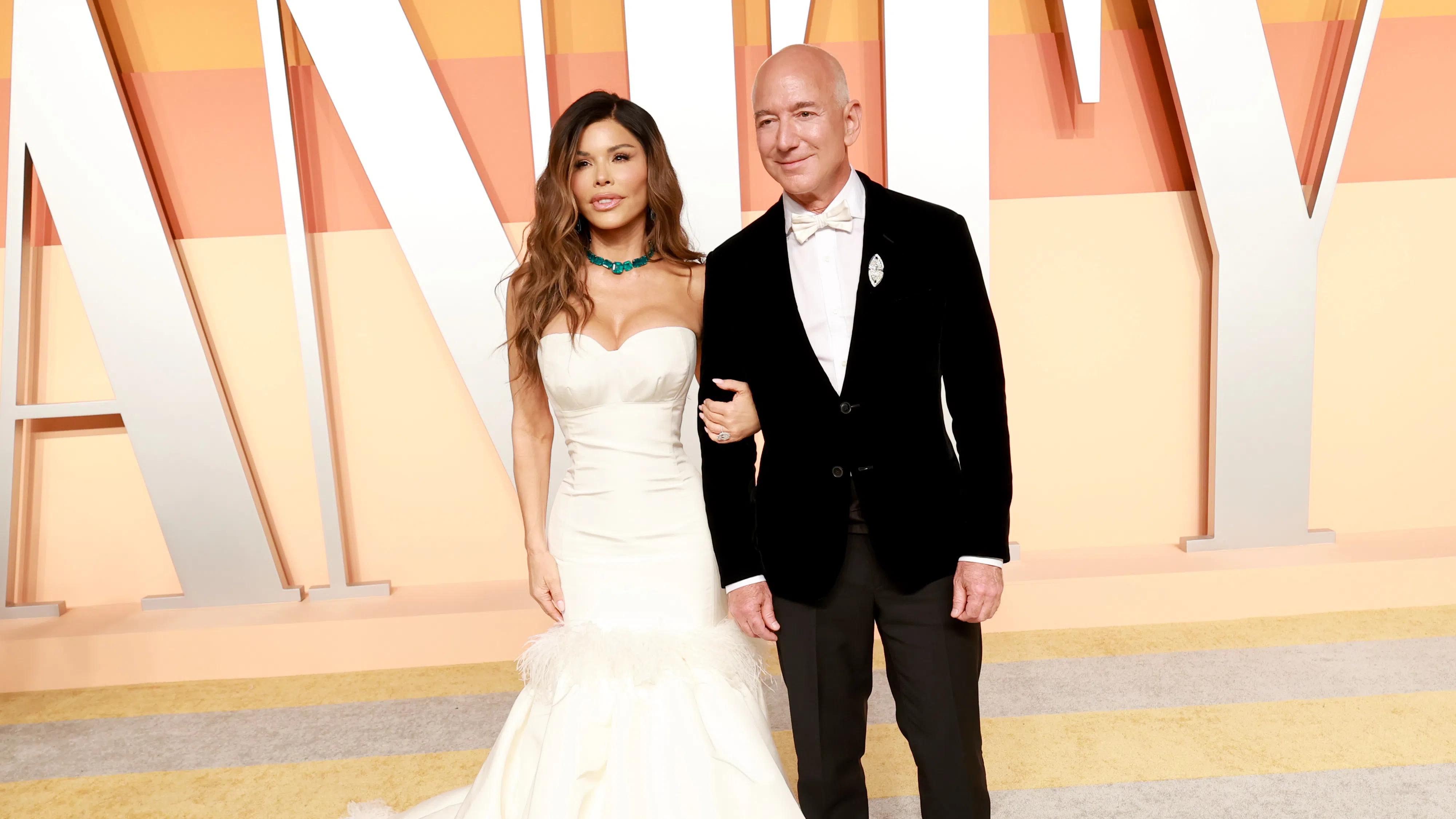 Американската поп звезда Кейти Пери и Лорън Санчес годеницата на