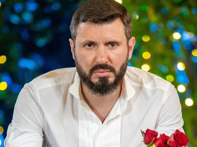 Елвиса вдигна парти в "Ергенът" и направи нещо тайно