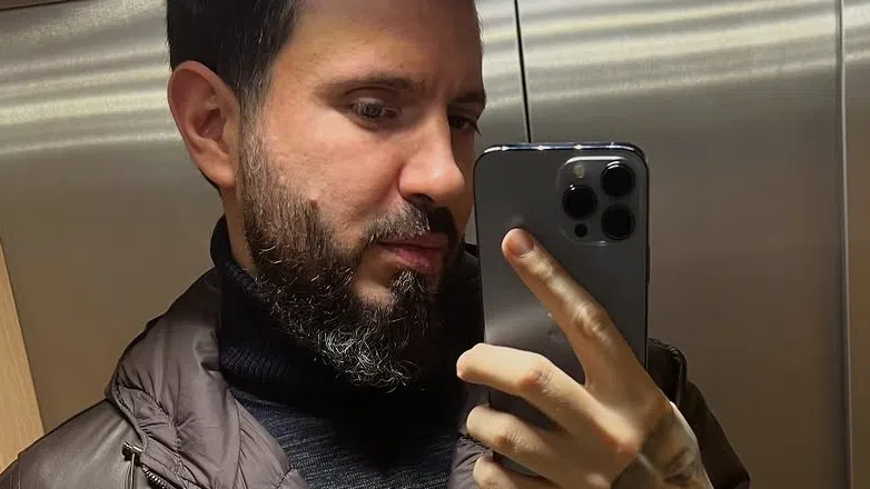 Две години след раздялата си с фолкпевицата Емануела нейният вече