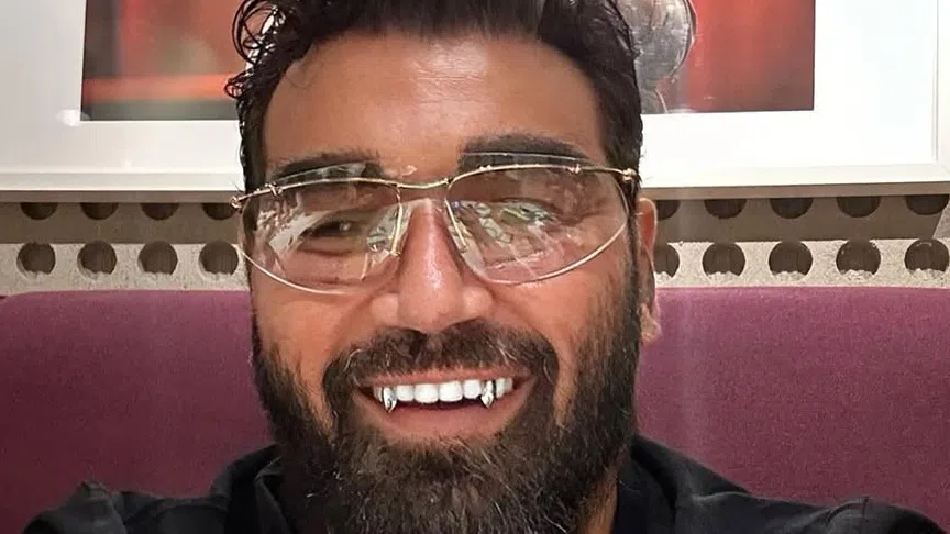 Преди няколко дни Азис изплаши феновете си като качи снимка