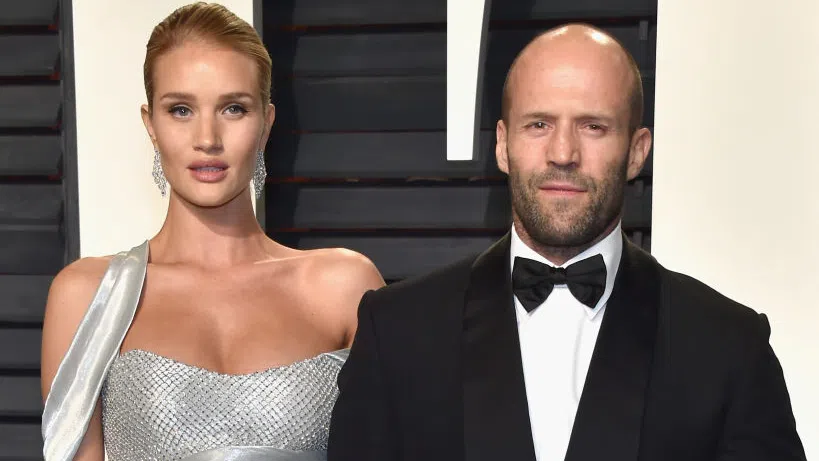 Джейсън Стейтъм и Роузи Хънтингтън Уайтли разгневили съседите си защото кацнали