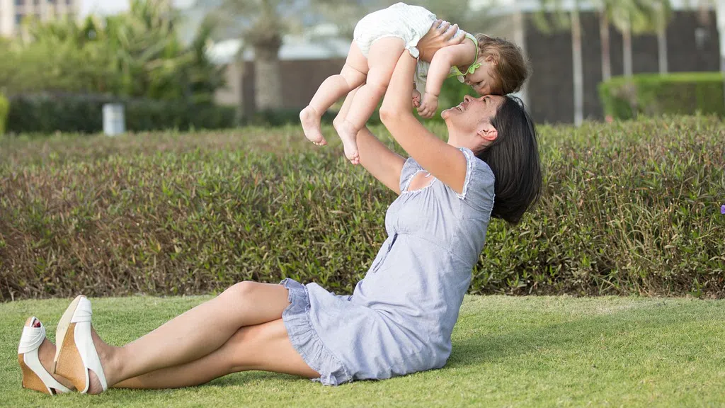 Лариса Савова е депутат и майка на 4 месечно момиченце А