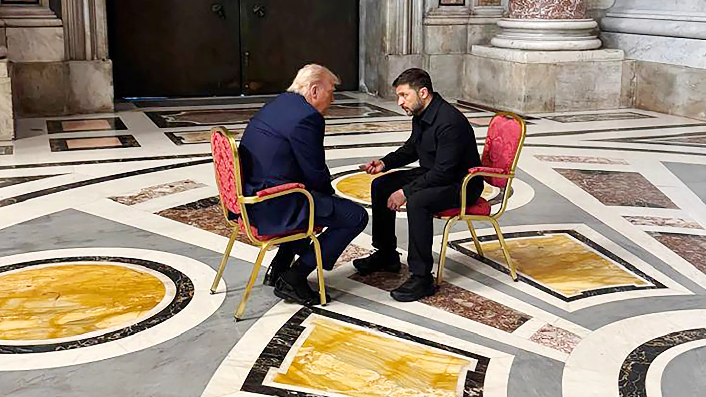 Погребението на папа Франциск е историческо събитие и съвсем очаквано